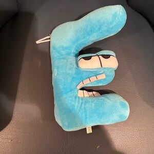 “E” alphabet lore plush